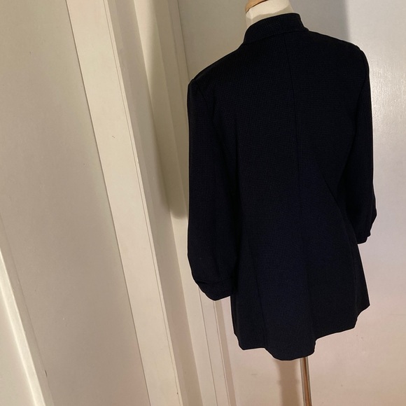 Babaton summer weight loose navy patterned blazer - Picture 3 of 11